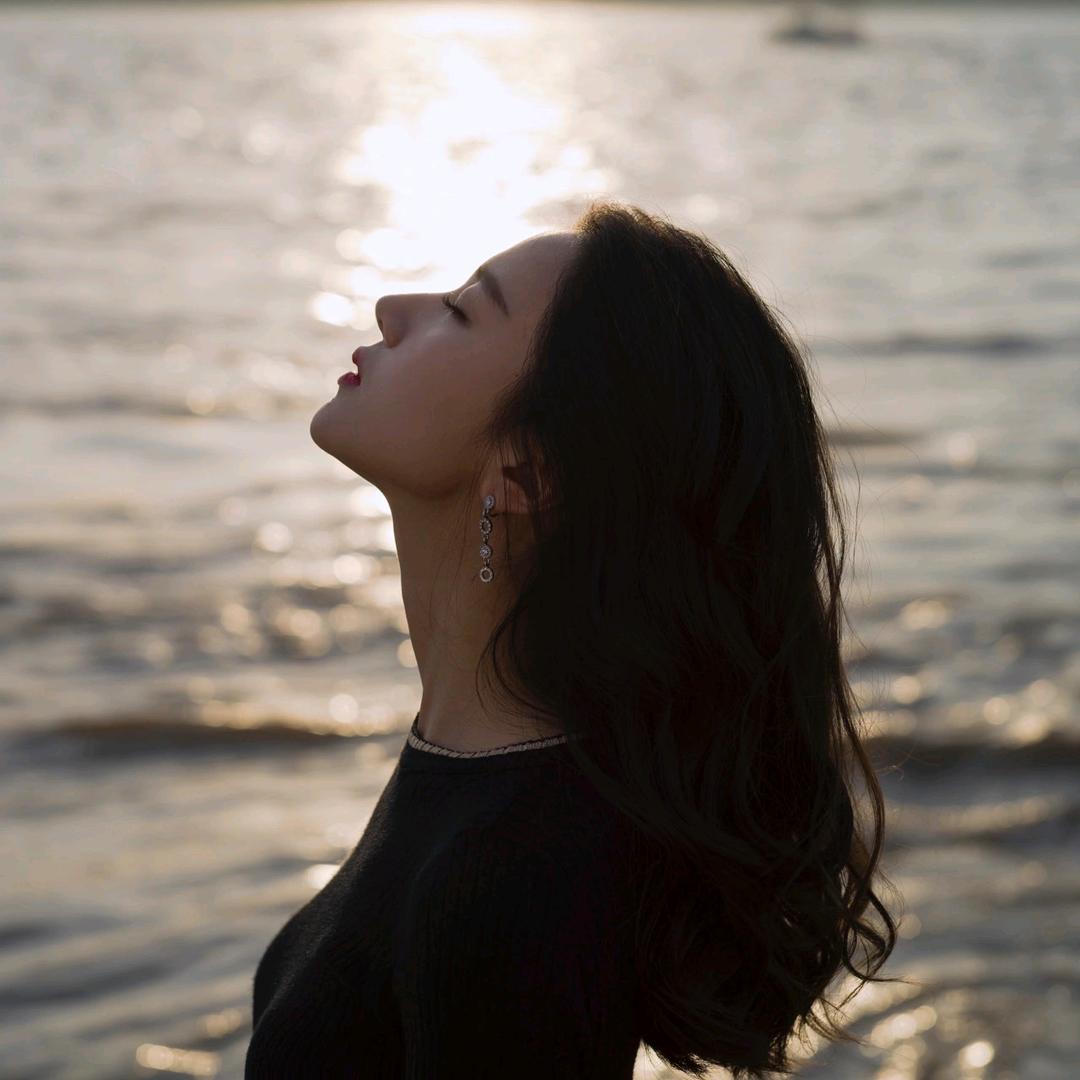 李七月
