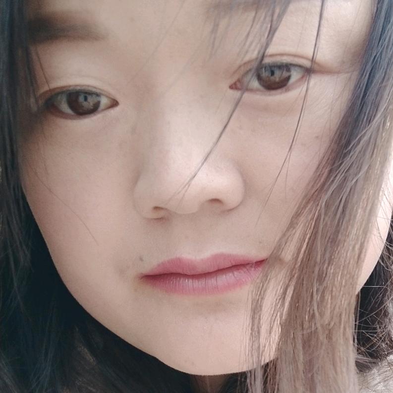 可爱俏皮萌妹子