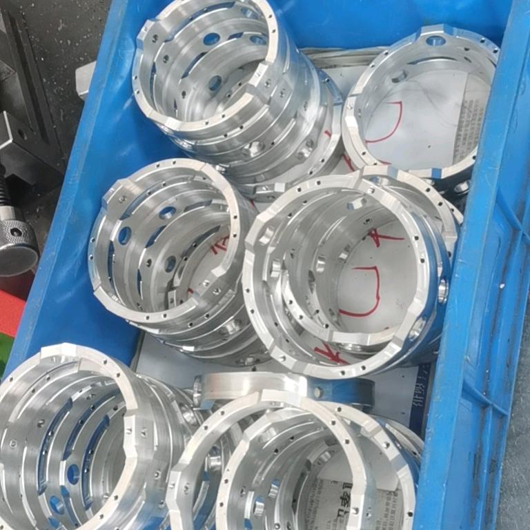狼在路上