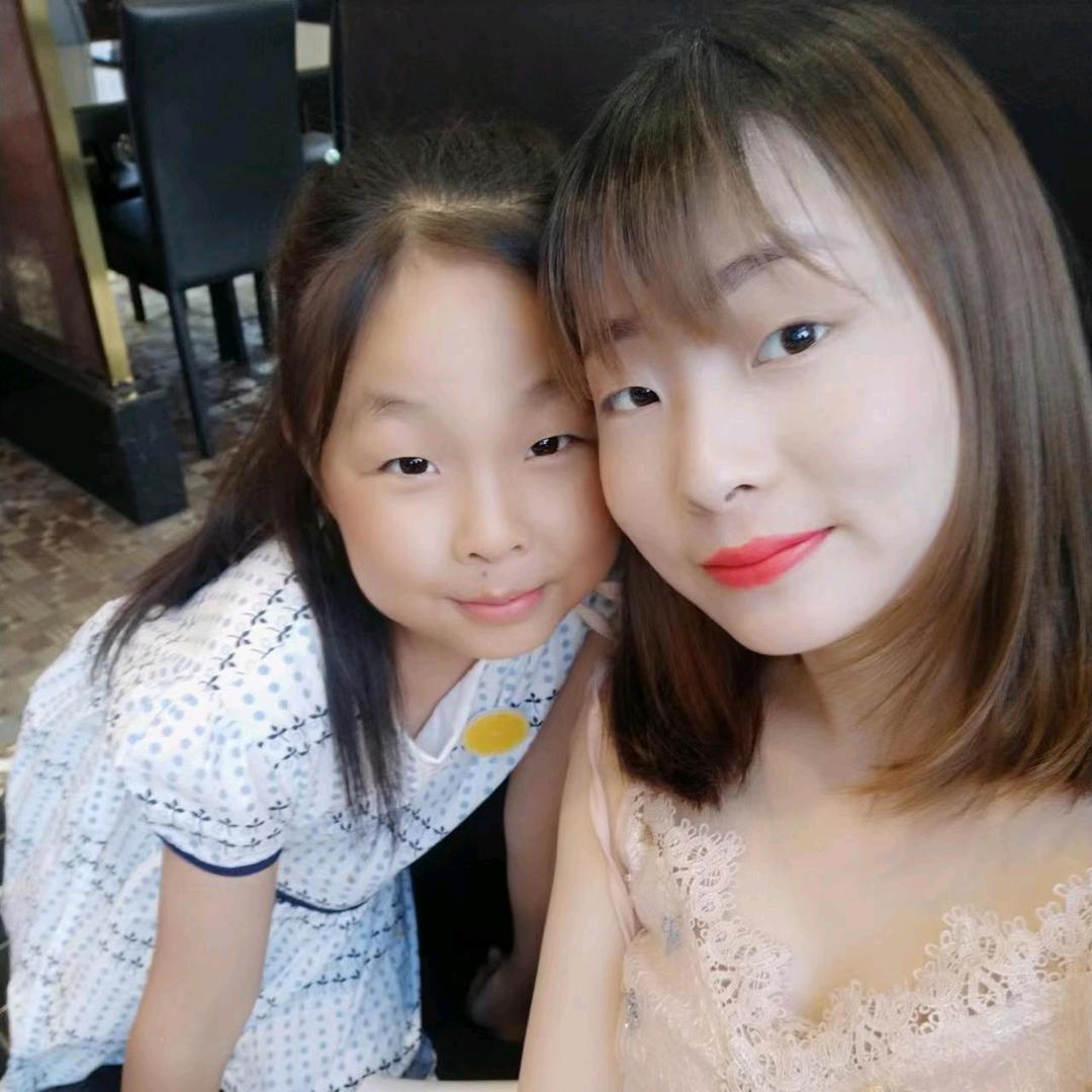 霜雪中的一支玫