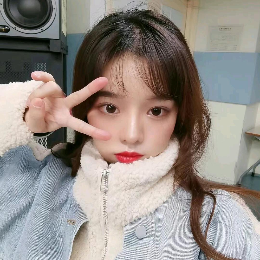 霄雲手中的面包