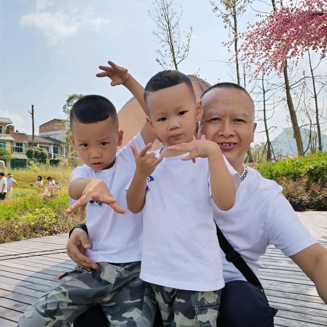 @爱🚜在路上🍎