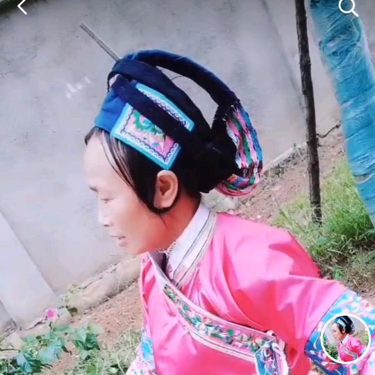 喜欢拍抖音。