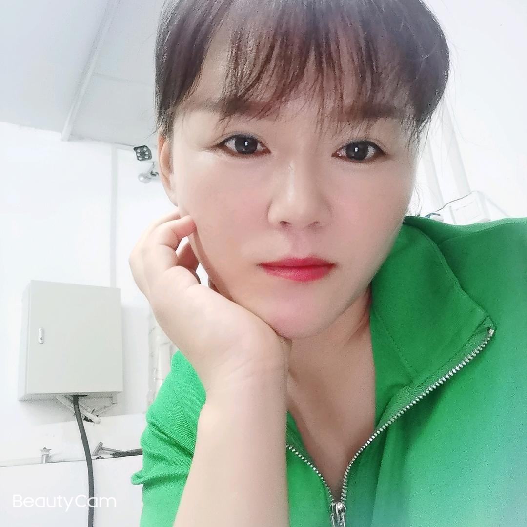 阳光下的微笑