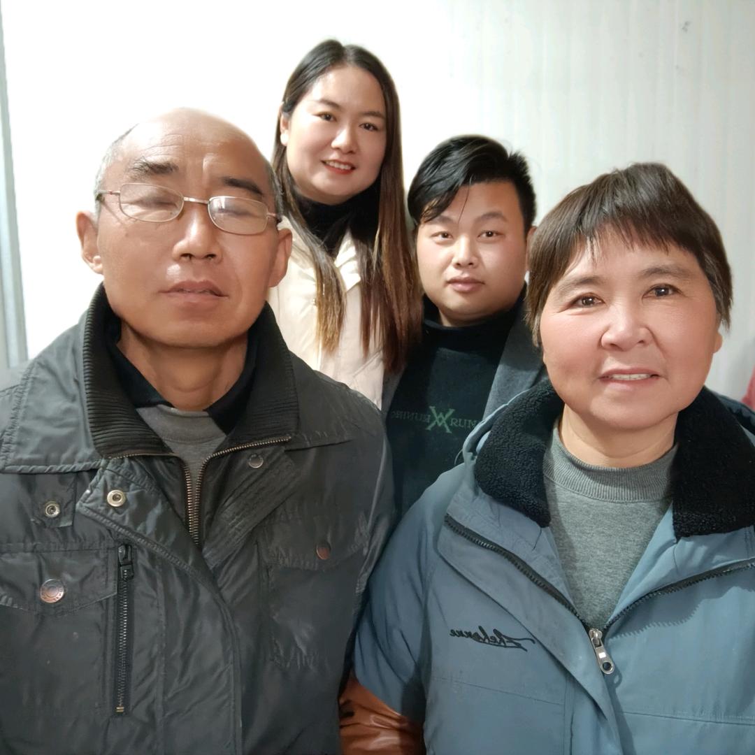 憨憨一家人