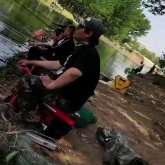 端住那碗胡辣汤