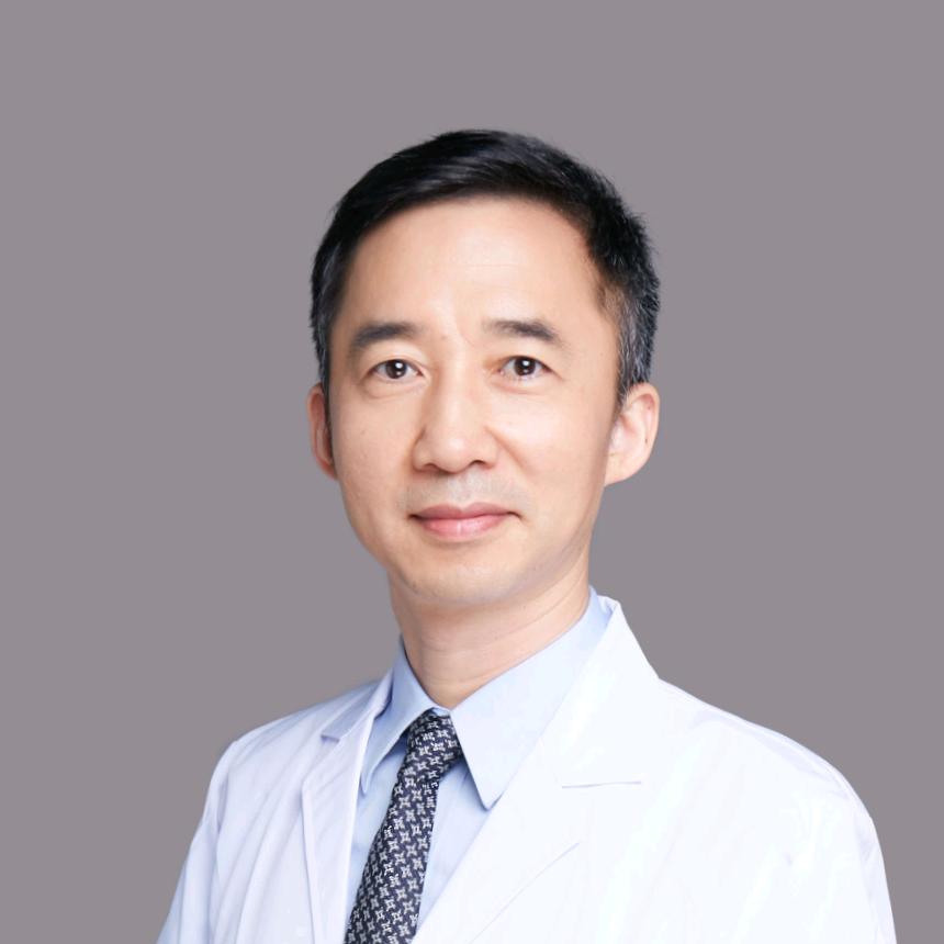 皮肤过敏专家李巍教授