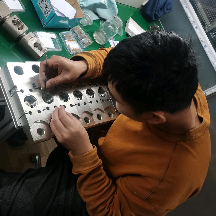 吊钩秤传感器生产厂家。