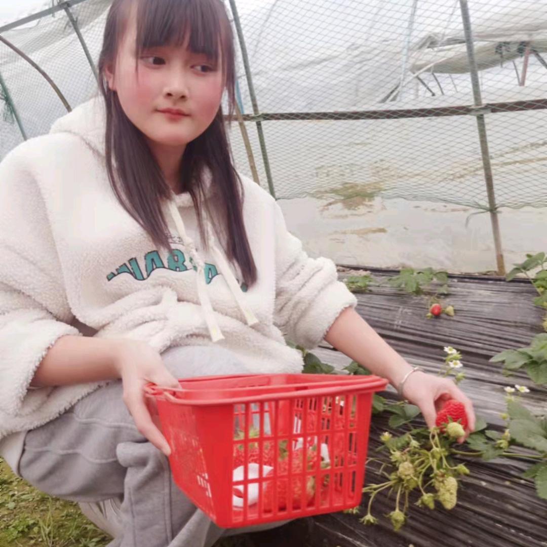 小龙女美好每一天，夭天开心快乐