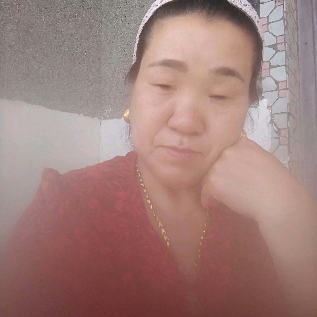 戴粉红