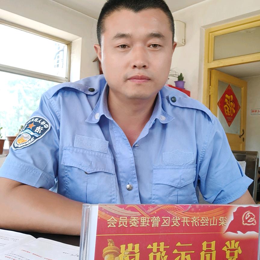 侯圣洋，梁山大侯舞狮队，