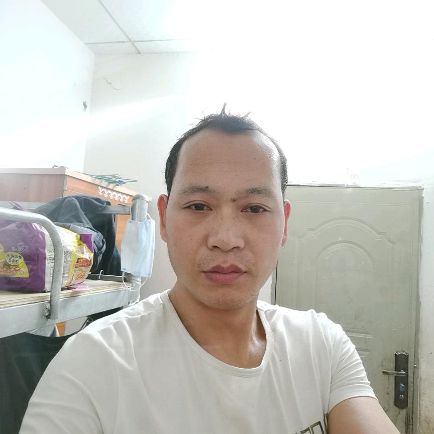 在漂泊的路上等你。