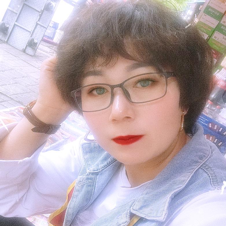 沈利（利芬百货玩具、文具、学校周边小吃等