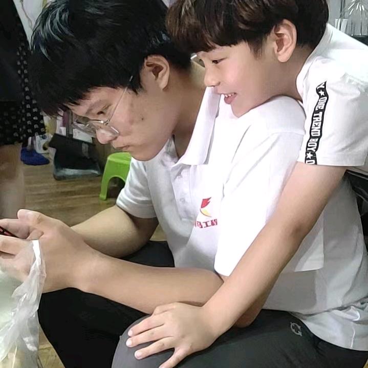 拉着板车去流浪