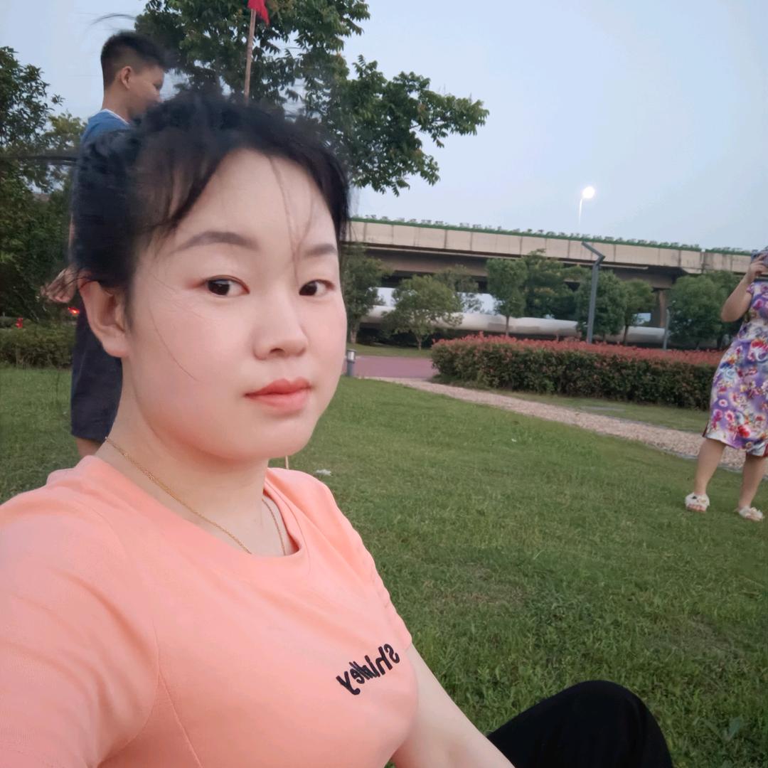 小嫚