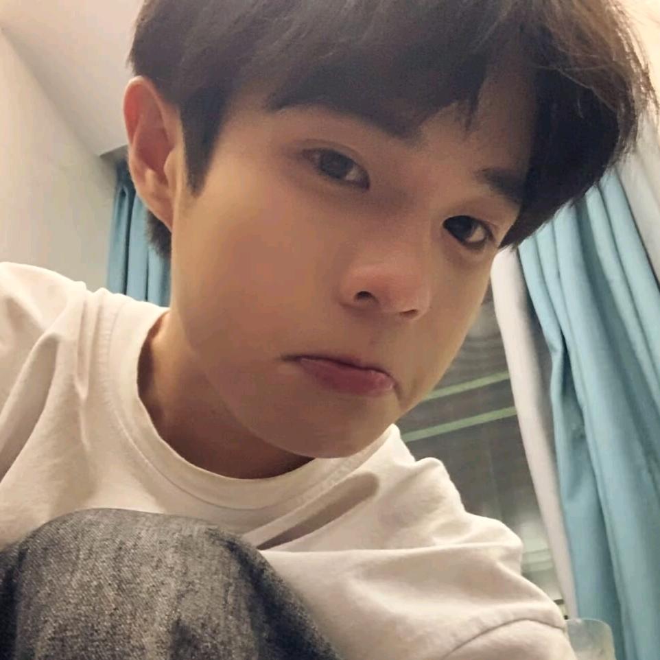 永远不当男高