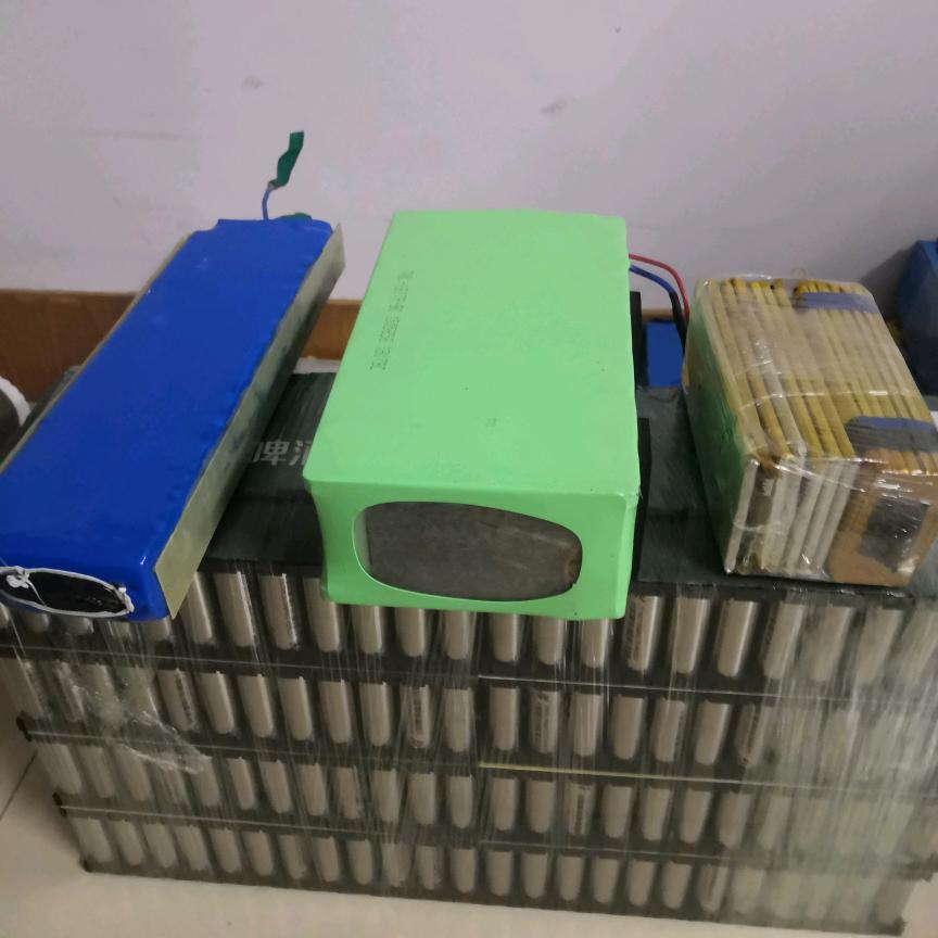 回收各种锂电池、新能源汽车电池包