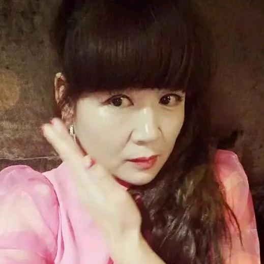 荣飞，