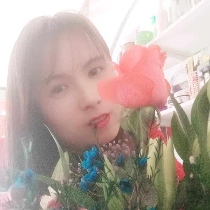 小苹果好物在橱窗