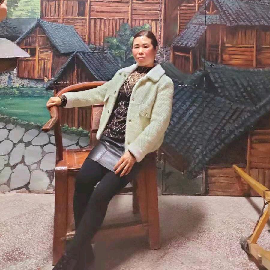 HE何女士