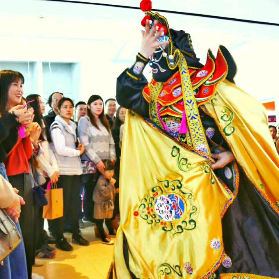 诚信变脸🇨🇳莫莫