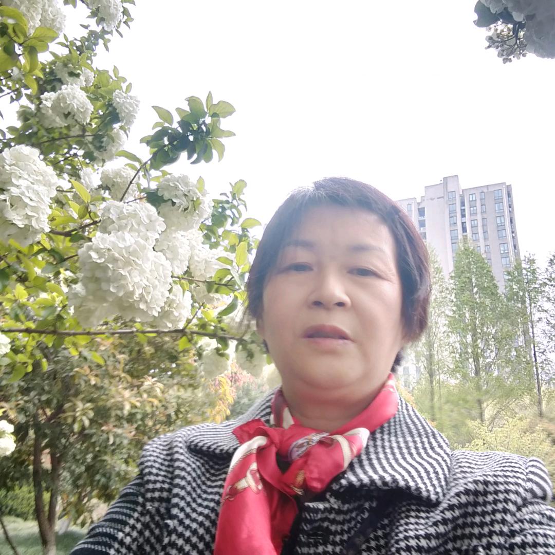 潘月萍