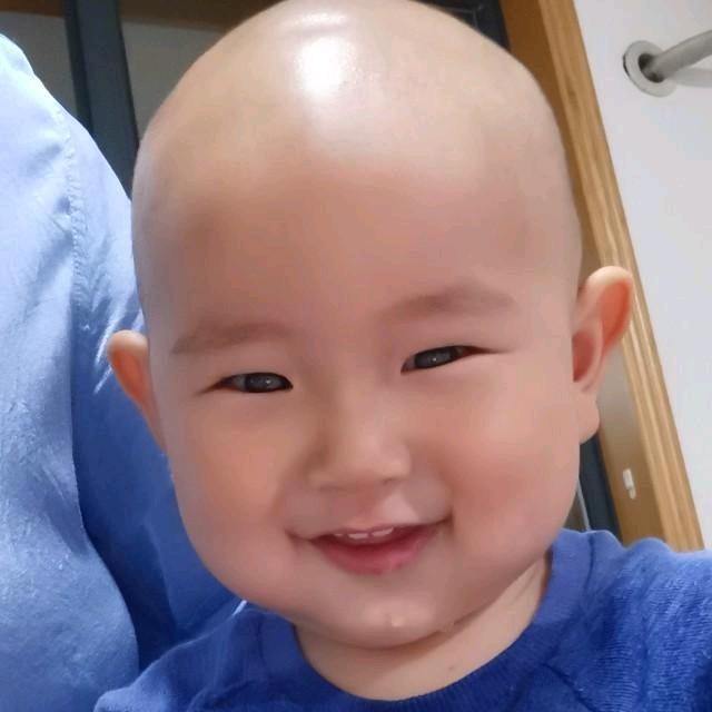 爱看挖机的二娃