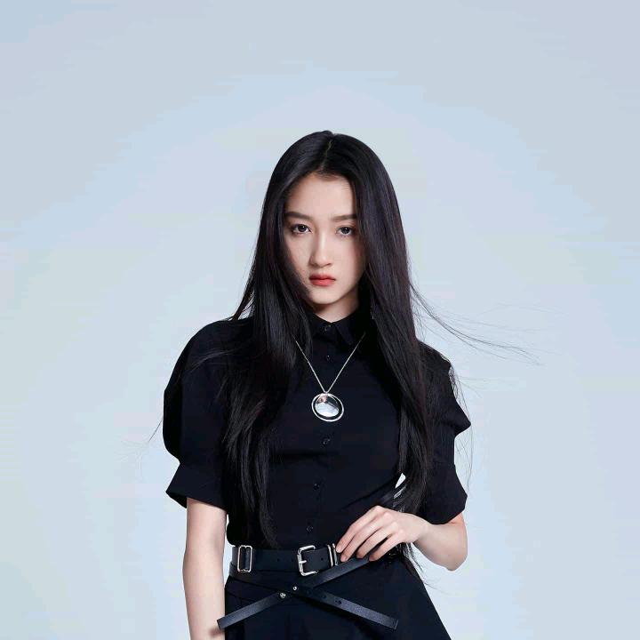 李