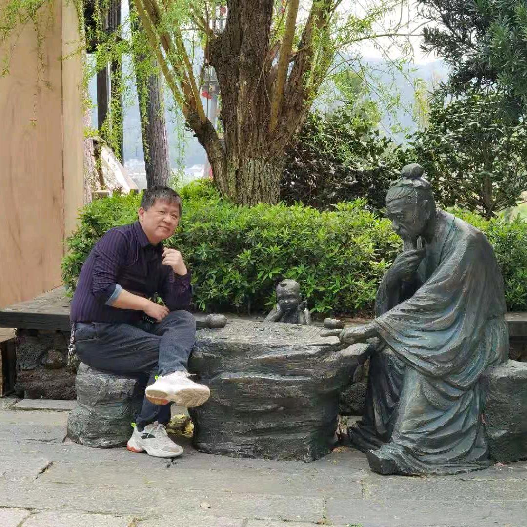 悄悄问剩僧