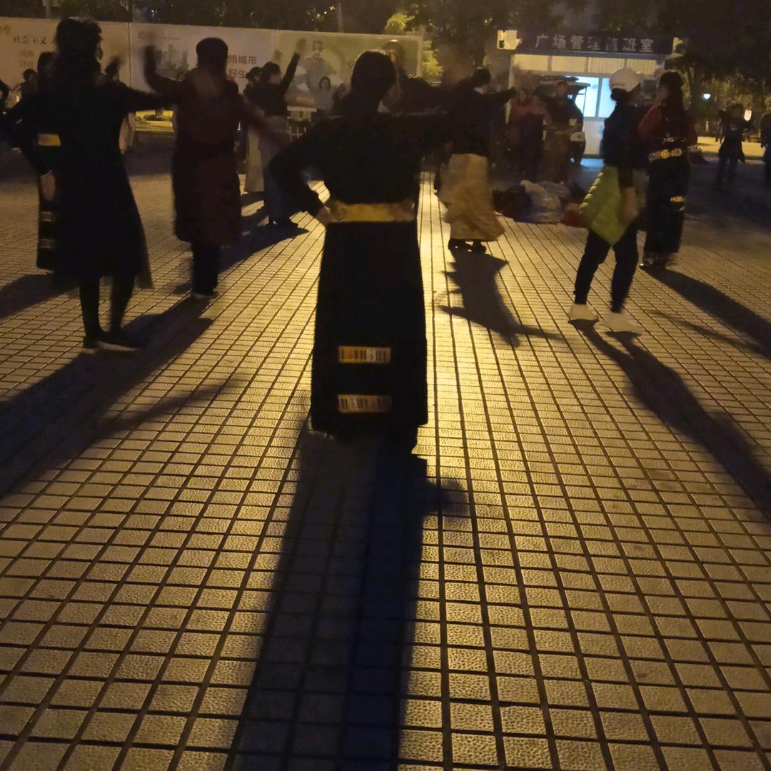 我是四川乐山的，没有什么负担真心找个对象