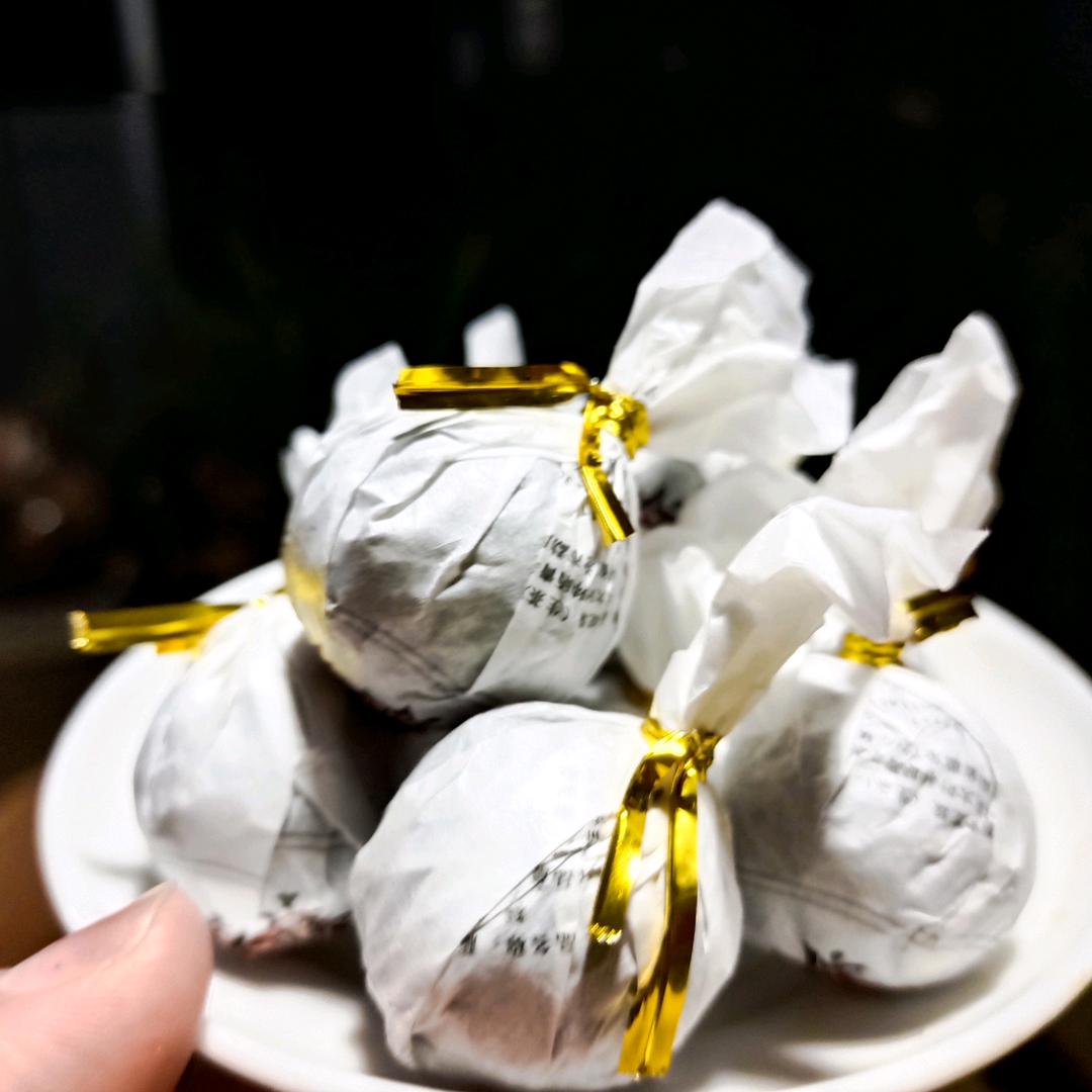拉姑阿妹古树茶叶