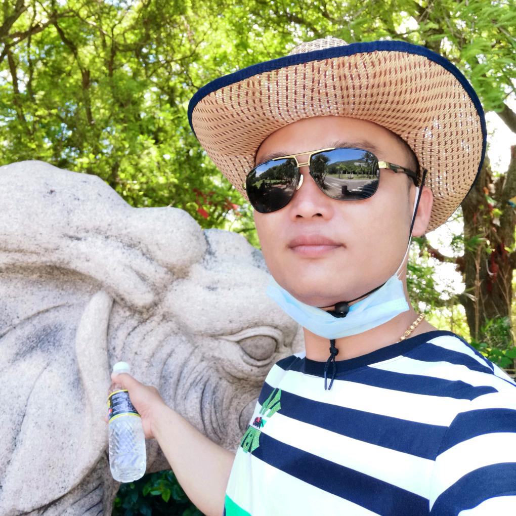 小开心，挖机出租。