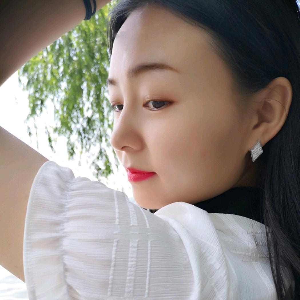 爱生活的春丫头