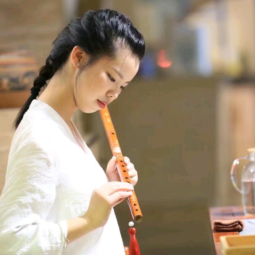 美英（阿妞靓）