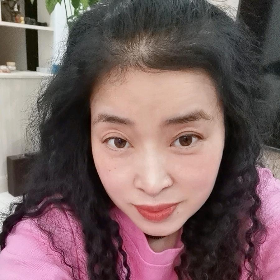 依依不舍服装批发