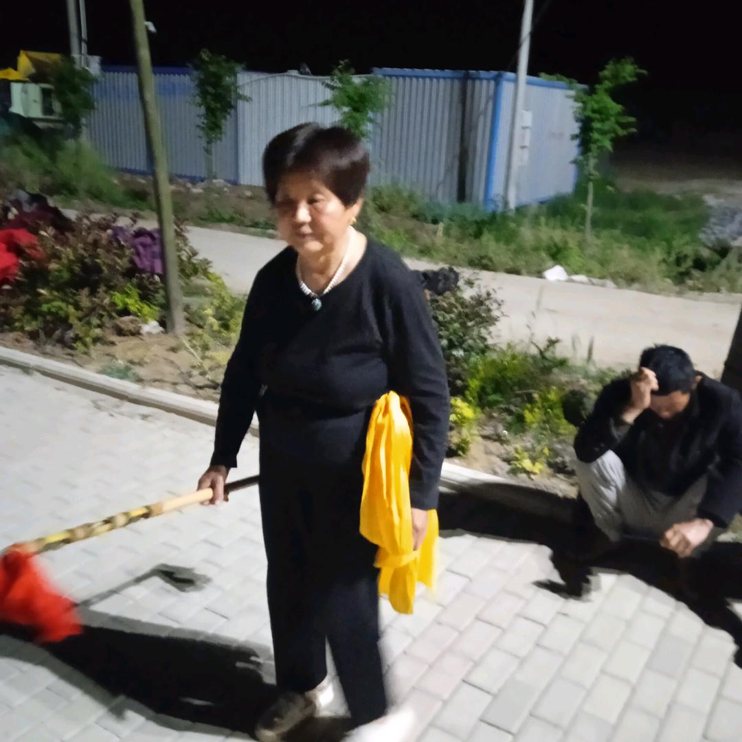 许林村夕阳红舞蹈班