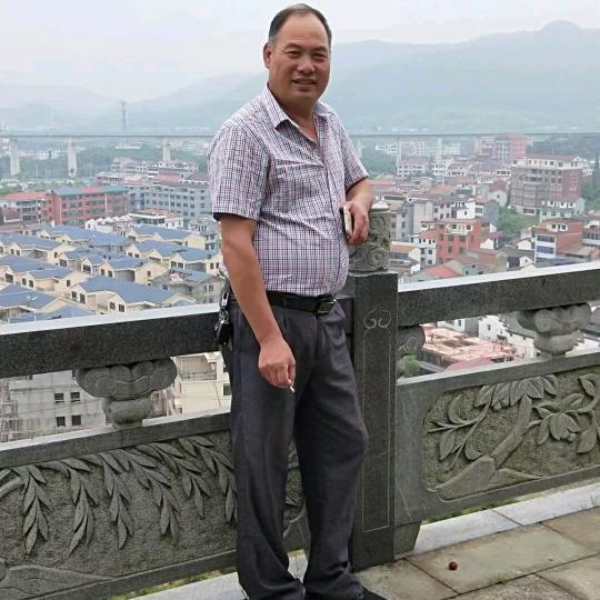 旭日东升.