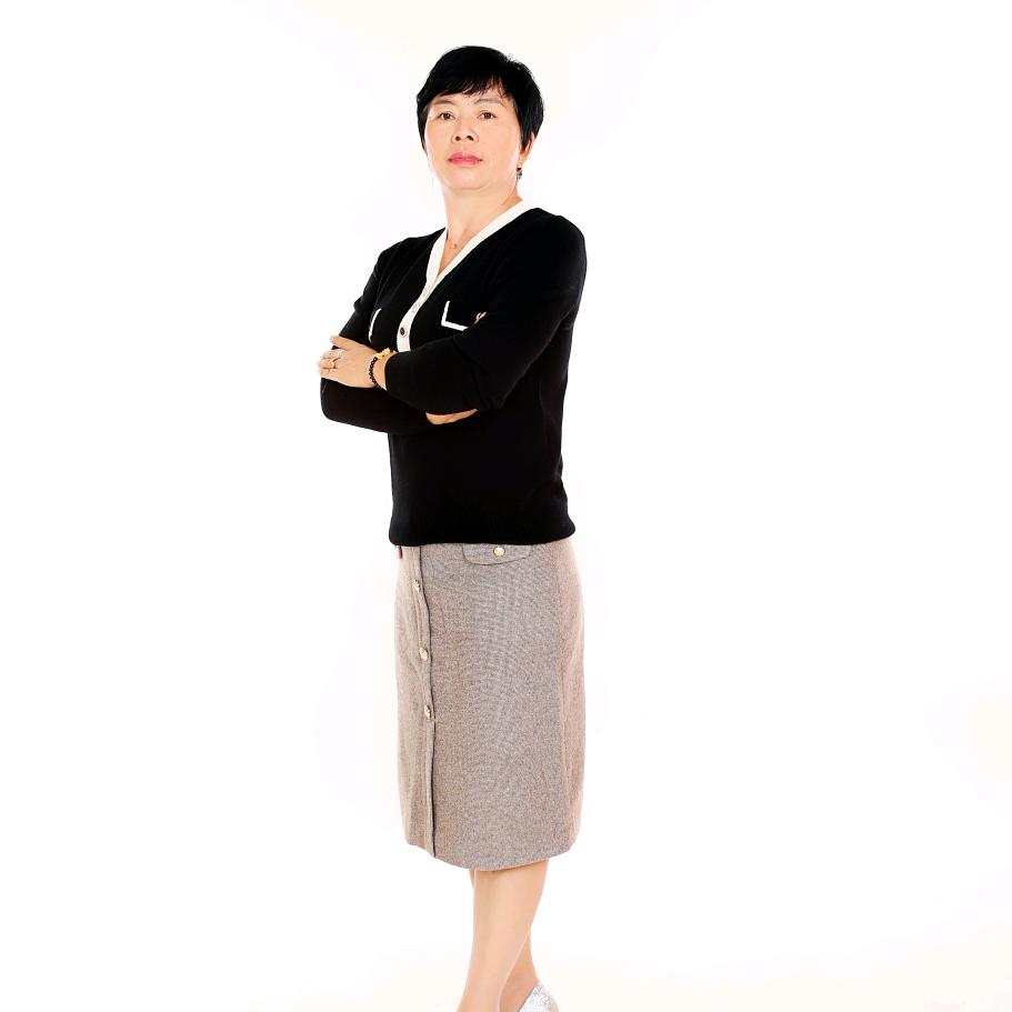 英子