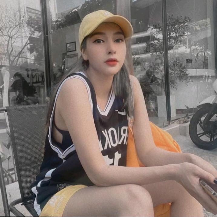 小姐姐卖打火机