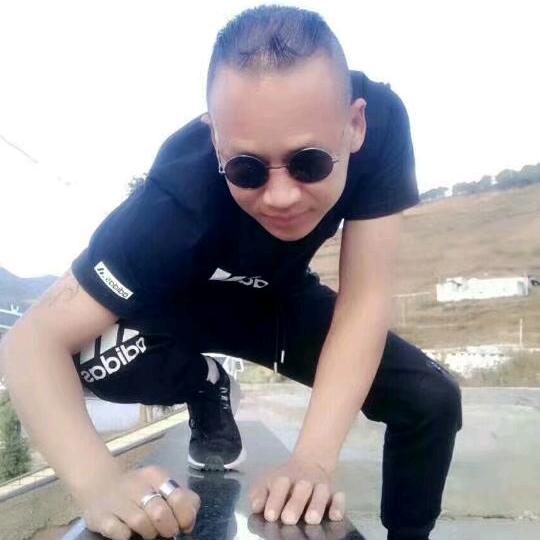 三少三少