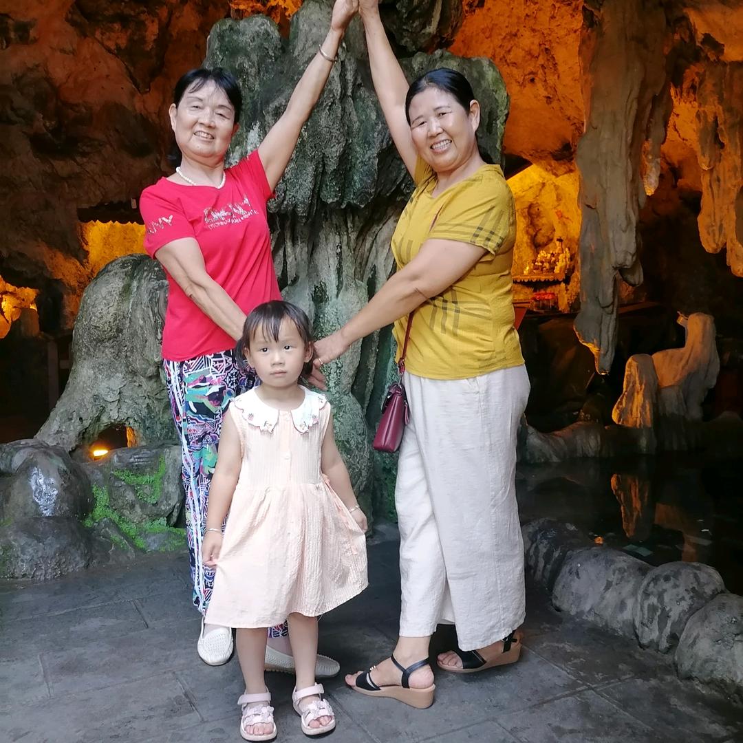 三个孙子婆婆