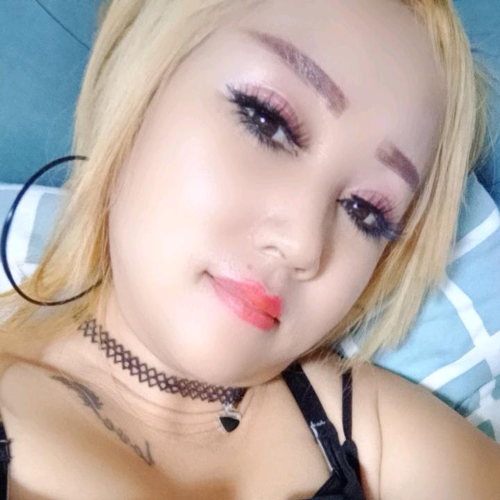 靠自己的小妮子