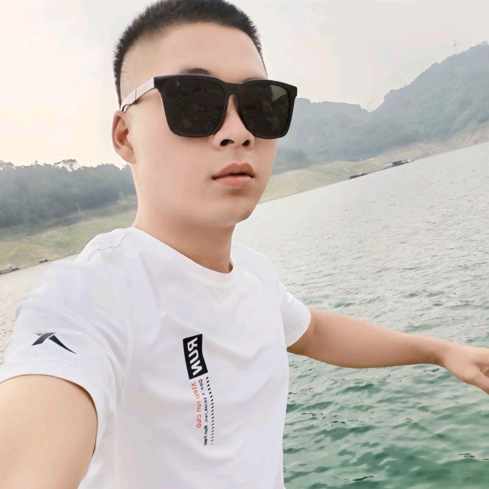 旧巷风声藏了半生沉默