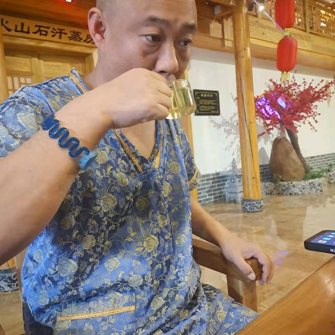 苍翠欲滴