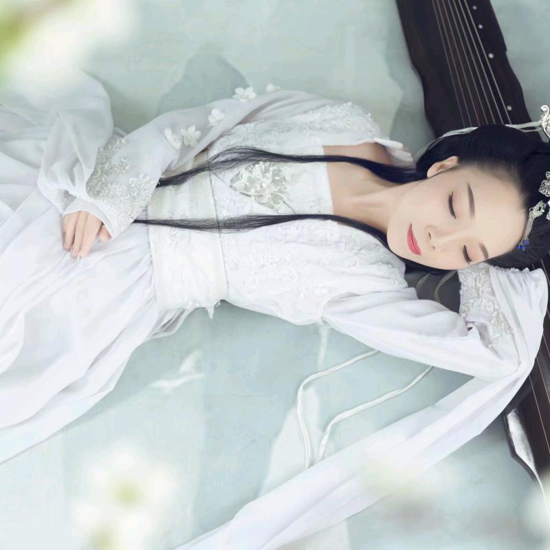 青青子衿，煜煜生辉