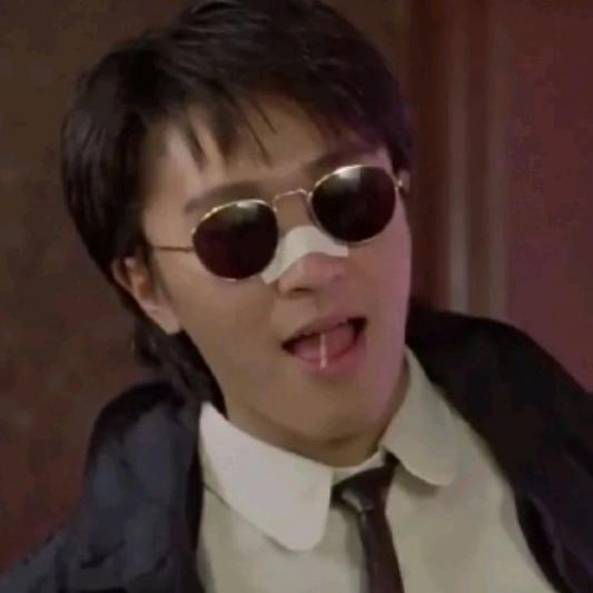 生活不易 全靠演技