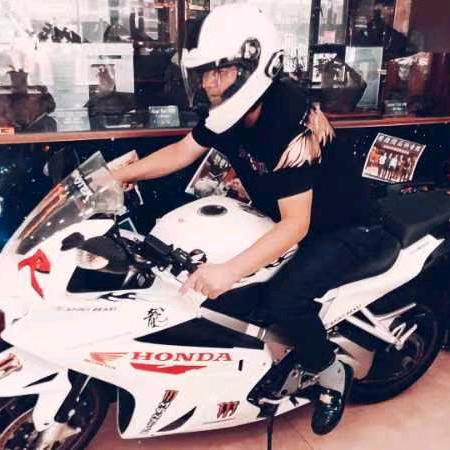 新疆陨石猎人艾力