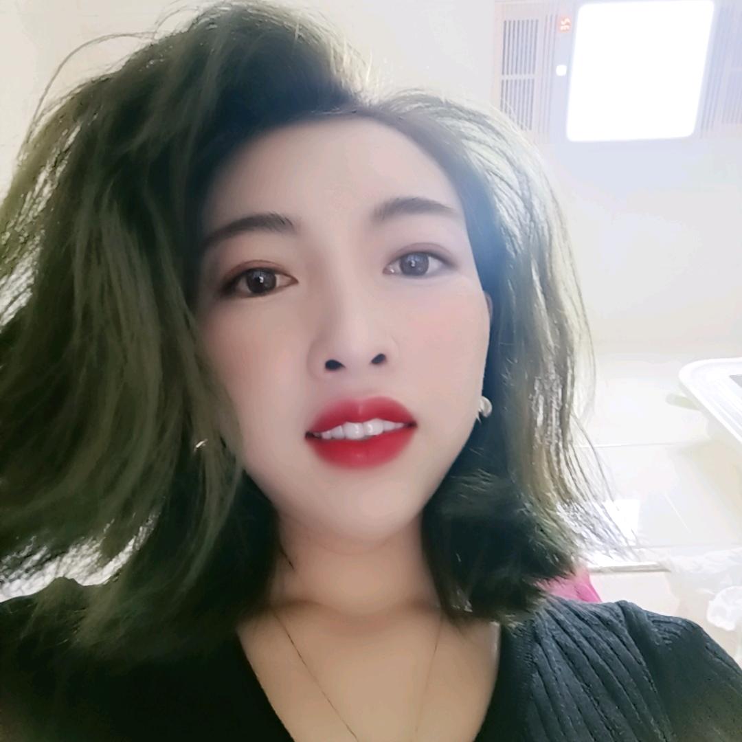 小铃铛🌺🌺🌺