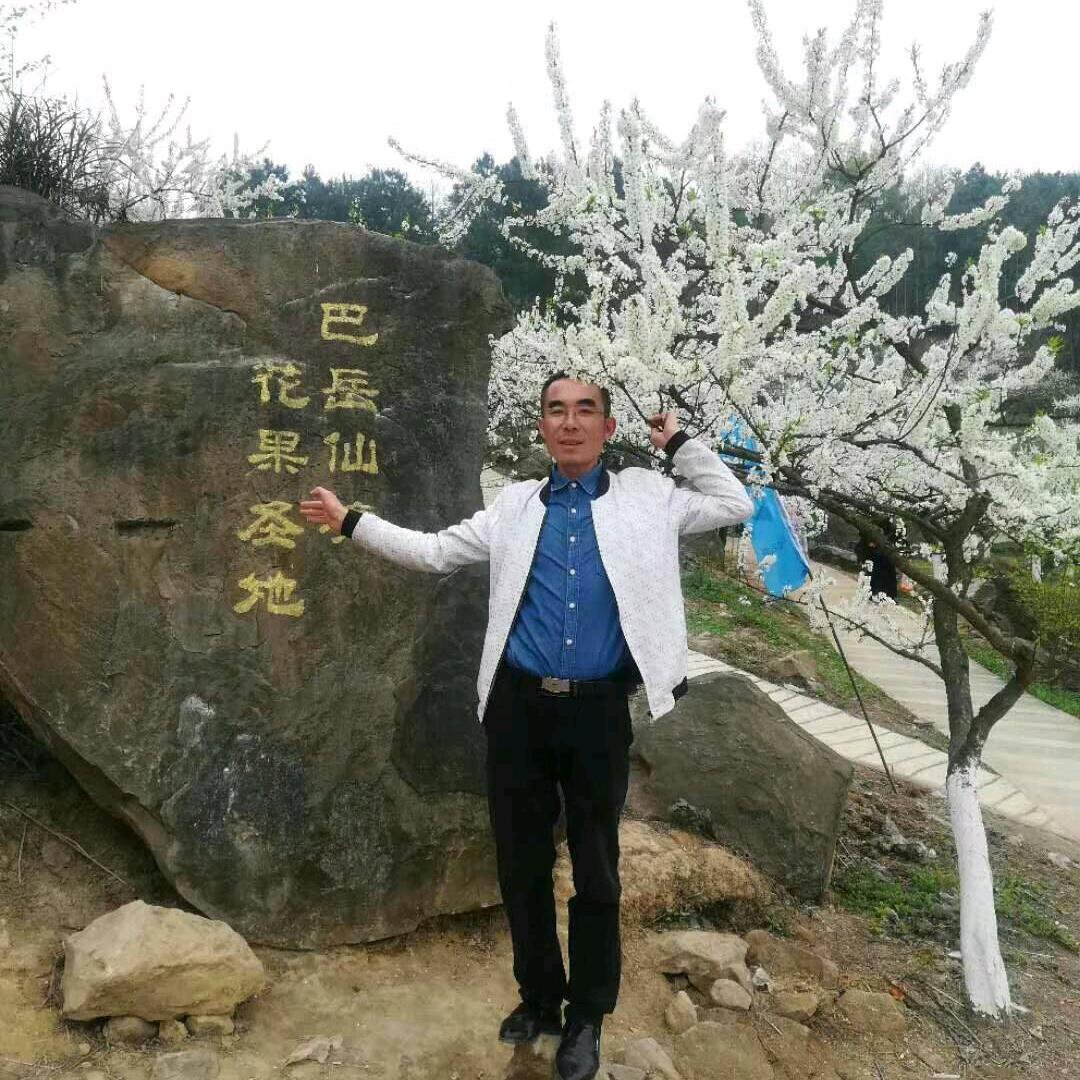 阿牛哥，运动场地设计施工