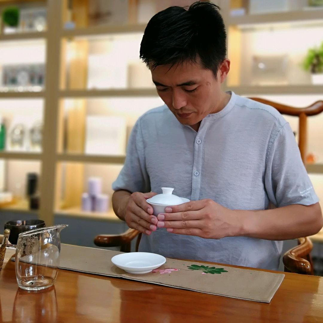 聚贤茶叶衣哥